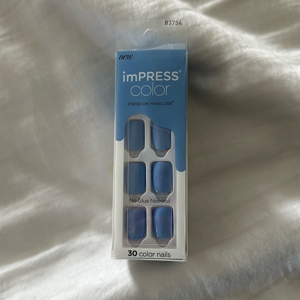 blue fake nails